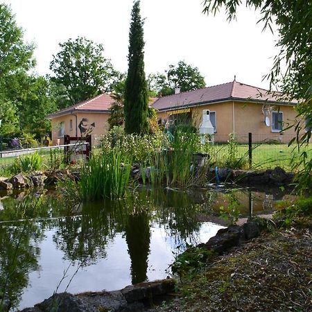 Bed and Breakfast Alaguyauder Le Kota Chatillon-sur-Broue Exteriér fotografie
